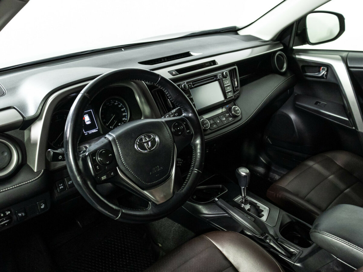 Купить Toyota RAV4 с пробегом. Фото: #8