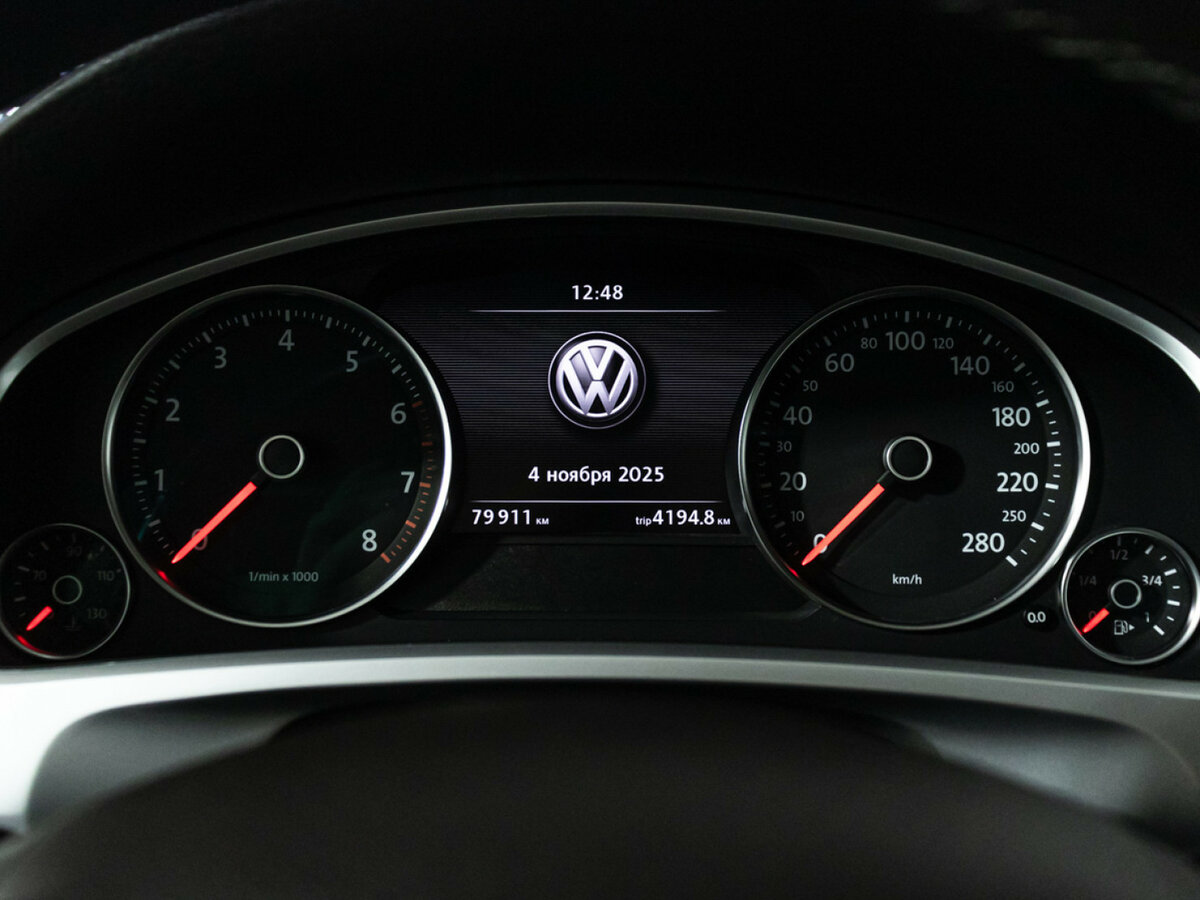 Купить Volkswagen Touareg с пробегом. Фото: #10