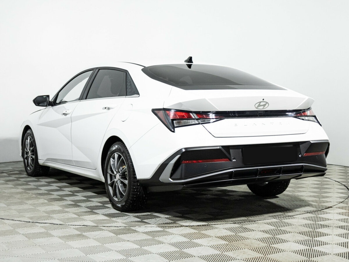Купить Hyundai Elantra с пробегом. Фото: #6