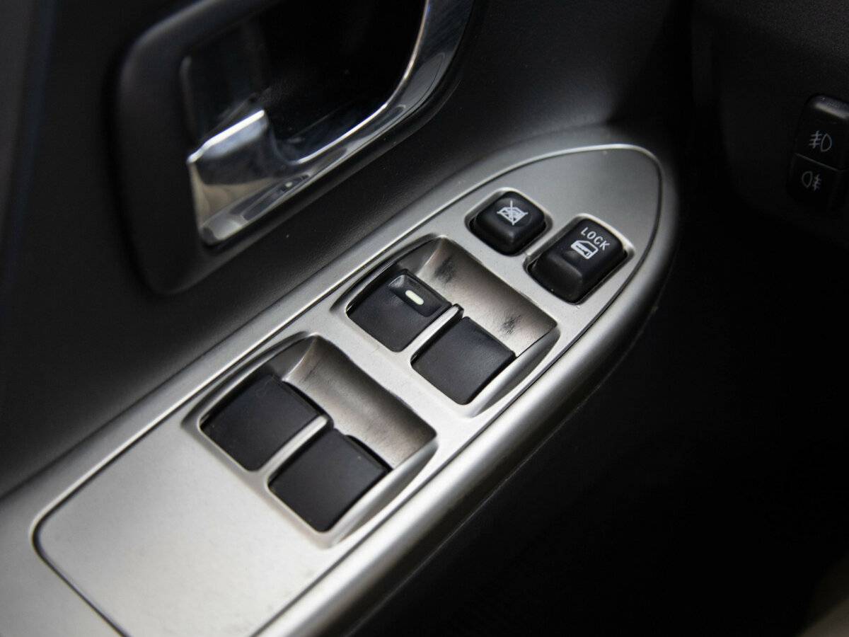 Купить Mitsubishi Pajero с пробегом. Фото: #15