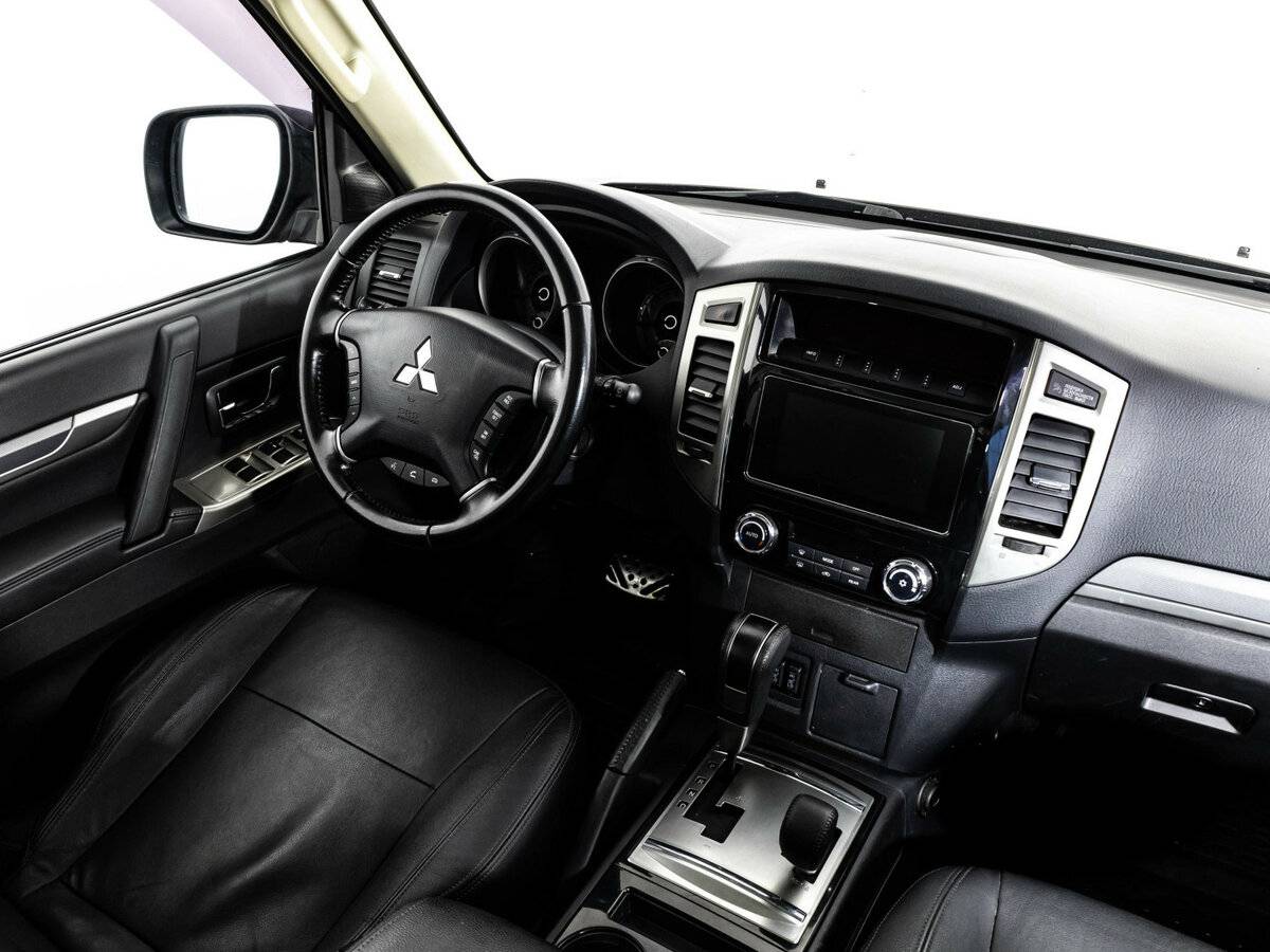 Купить Mitsubishi Pajero с пробегом. Фото: #15