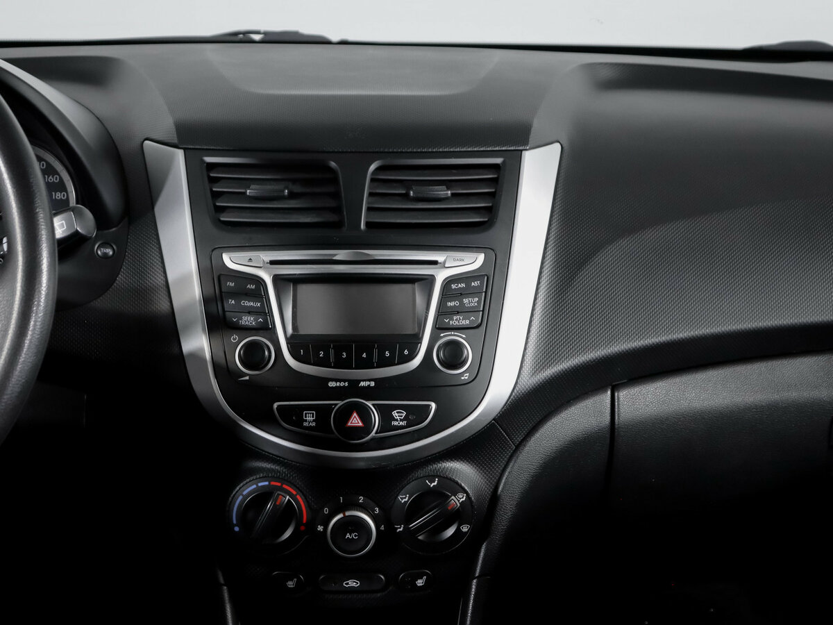 Купить Hyundai Solaris с пробегом. Фото: #10