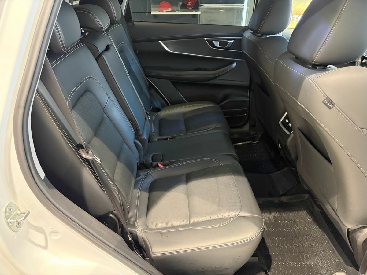 Купить Chery Tiggo 8 с пробегом. Фото: #13