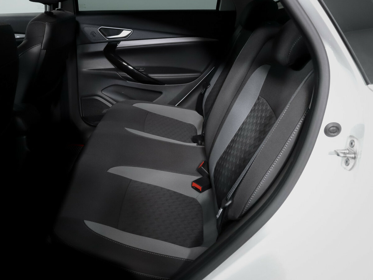 Купить Lada (ВАЗ) Vesta с пробегом. Фото: #7