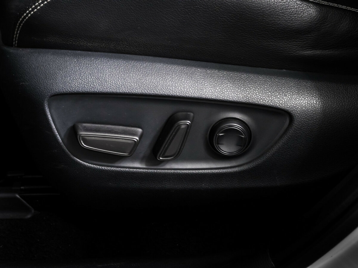 Купить Toyota RAV4 с пробегом. Фото: #13