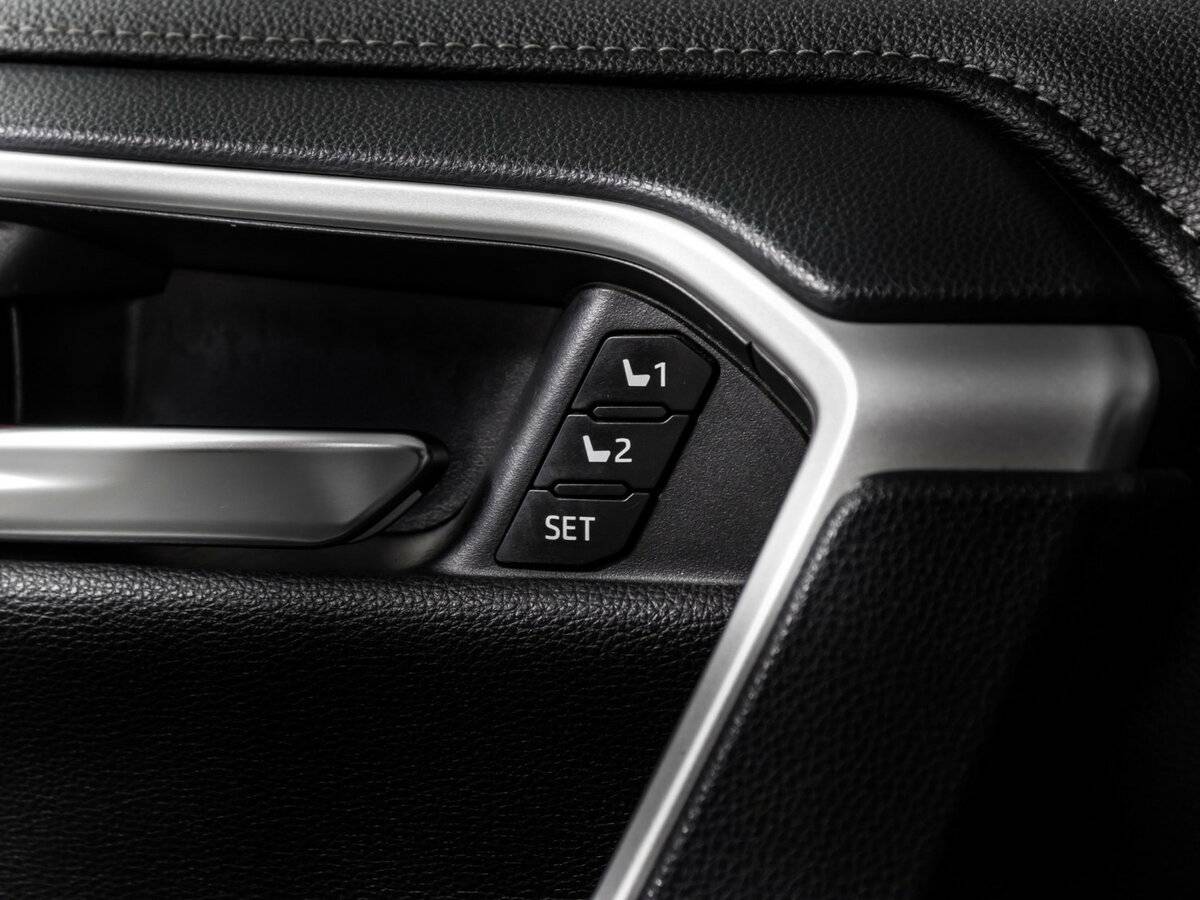 Купить Toyota RAV4 с пробегом. Фото: #14