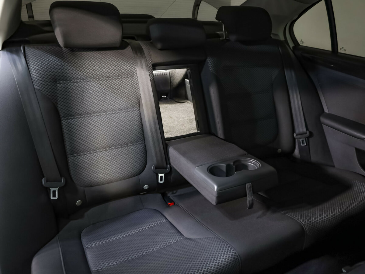 Купить Volkswagen Jetta с пробегом. Фото: #16