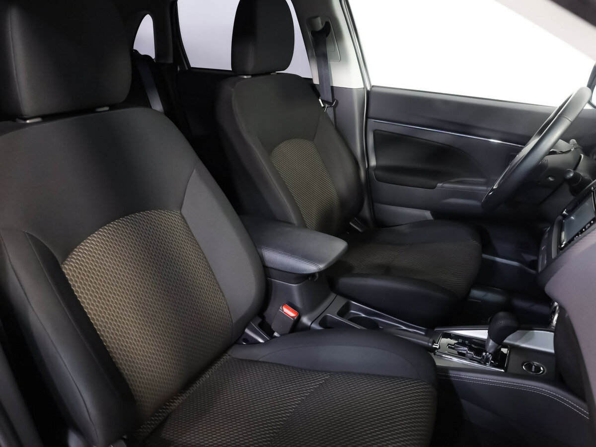 Купить Mitsubishi ASX с пробегом. Фото: #15