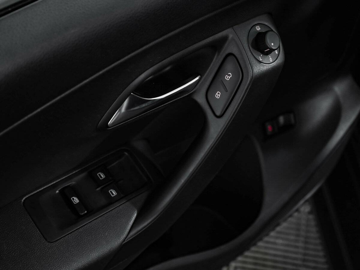 Купить Volkswagen Polo с пробегом. Фото: #14