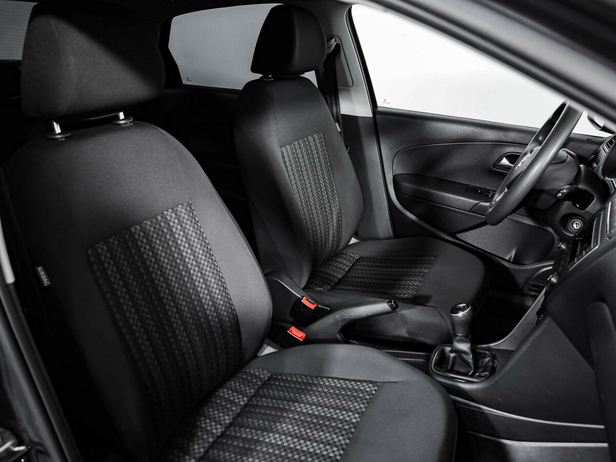 Купить Volkswagen Polo с пробегом. Фото: #15