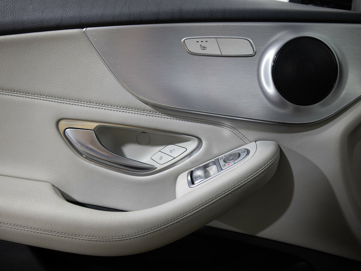 Купить Mercedes-Benz C-Класс с пробегом. Фото: #10