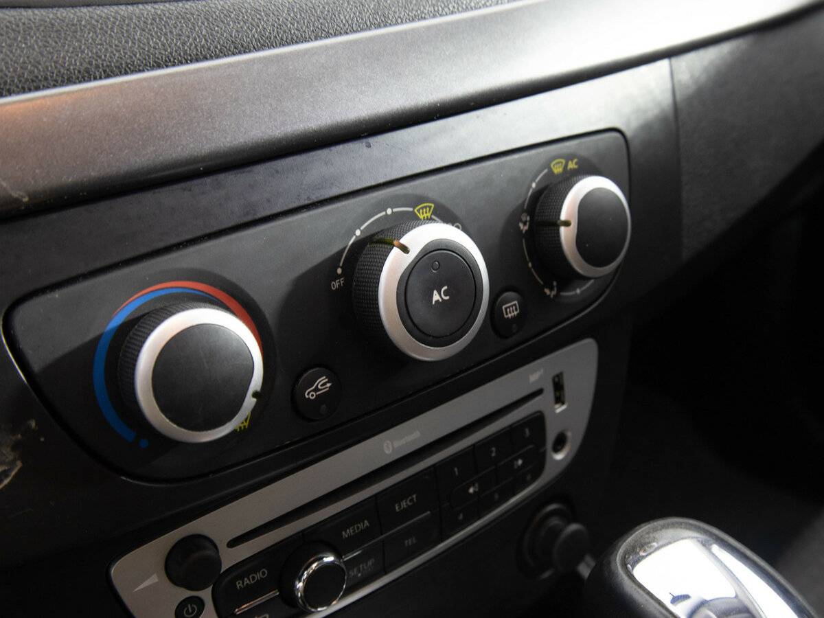 Купить Renault Fluence с пробегом. Фото: #9