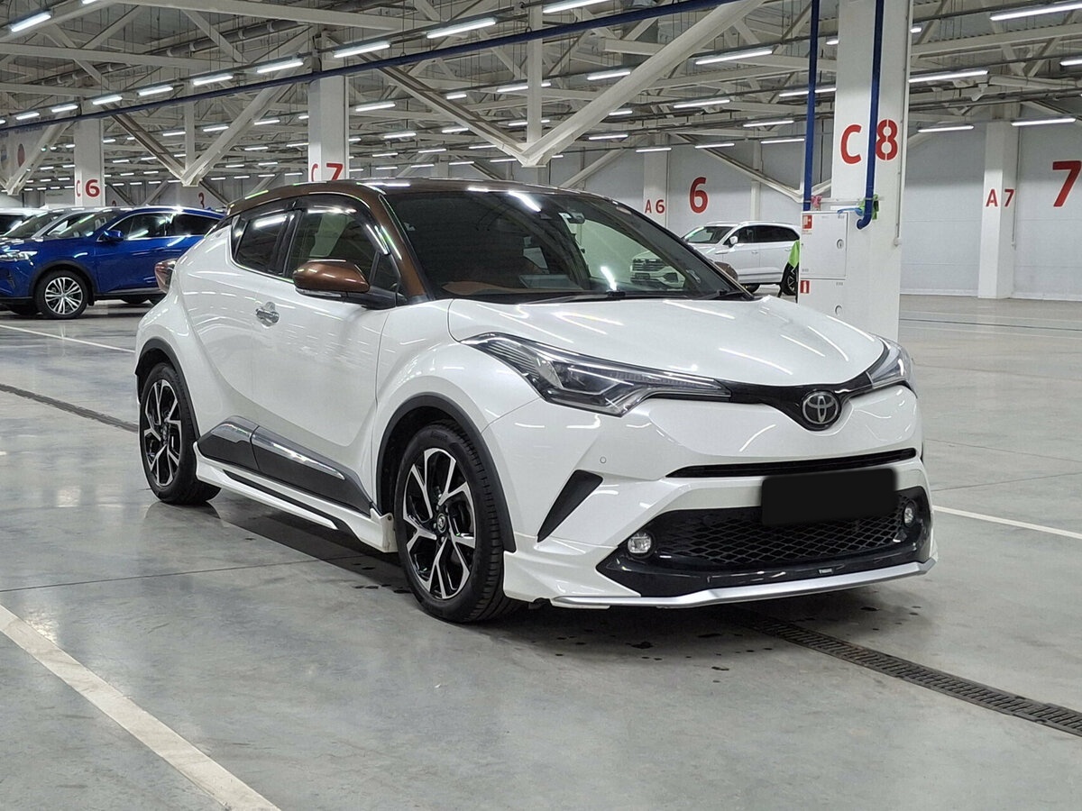 Купить Toyota C-HR с пробегом. Фото: #2