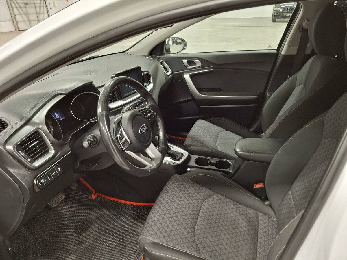 Купить Kia Ceed с пробегом. Фото: #15