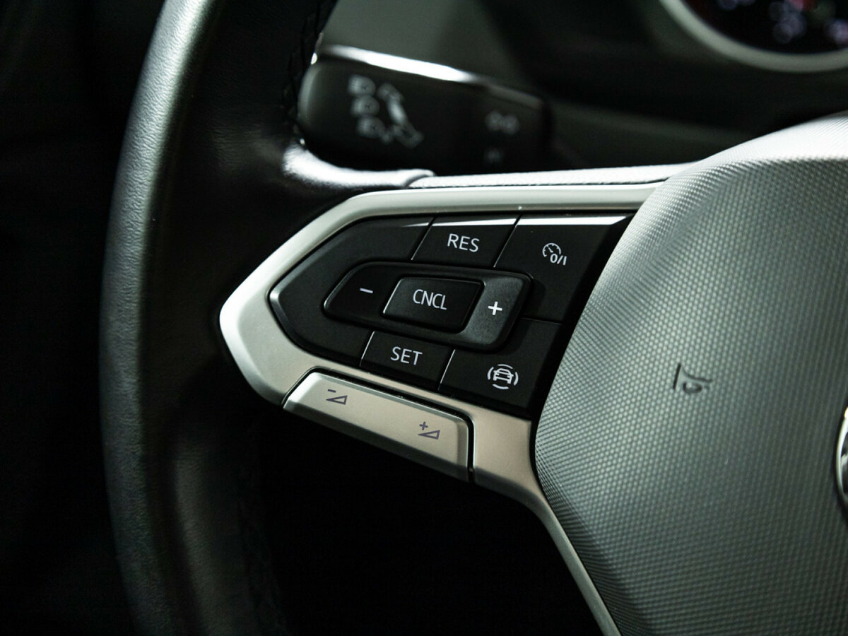 Купить Volkswagen Tiguan с пробегом. Фото: #17