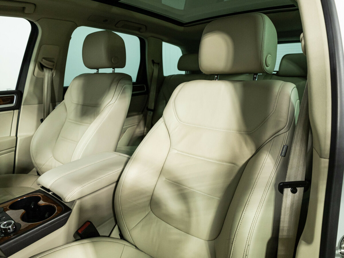 Купить Volkswagen Touareg с пробегом. Фото: #15