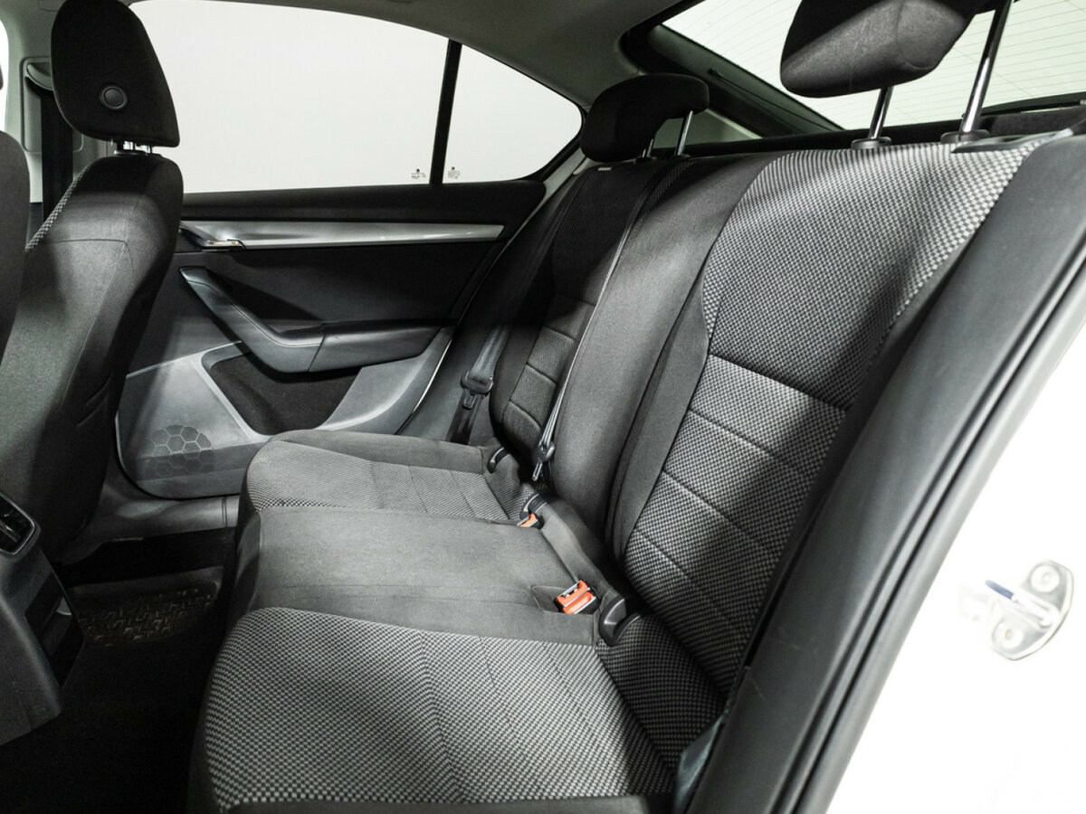 Купить Skoda Octavia с пробегом. Фото: #8