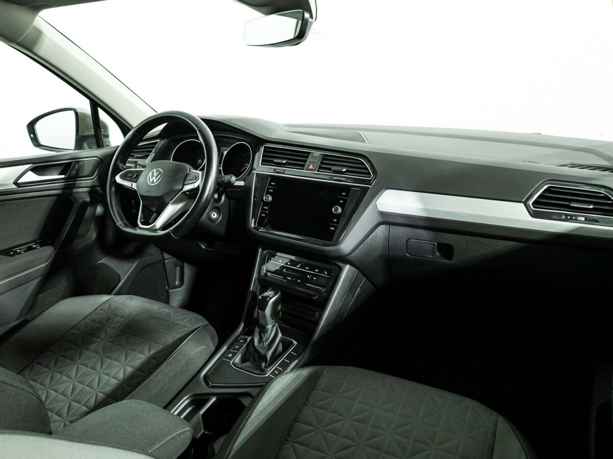 Купить Volkswagen Tiguan с пробегом. Фото: #8