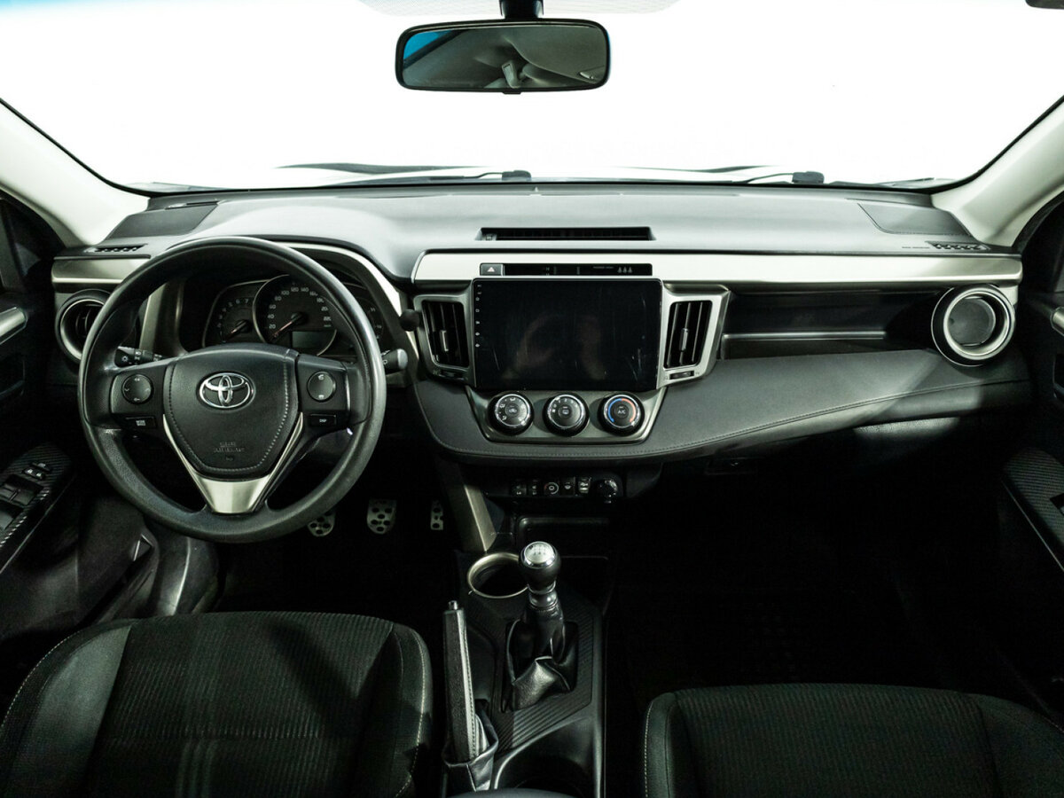Купить Toyota RAV4 с пробегом. Фото: #10