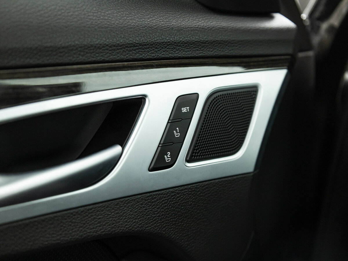 Купить Hyundai Genesis с пробегом. Фото: #15