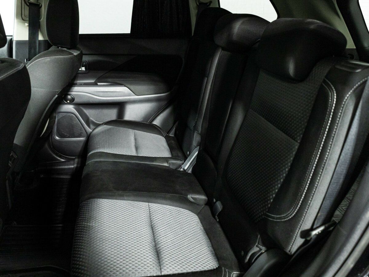 Купить Mitsubishi Outlander с пробегом. Фото: #9