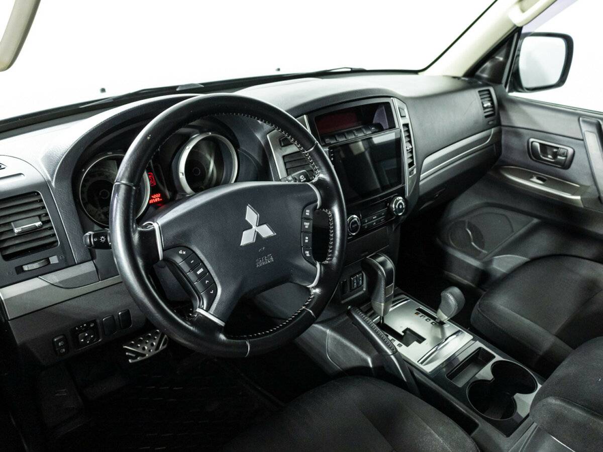 Купить Mitsubishi Pajero с пробегом. Фото: #9