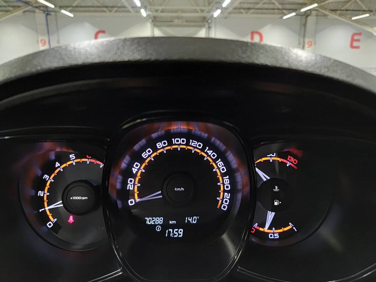 Купить Lada (ВАЗ) Vesta с пробегом. Фото: #12