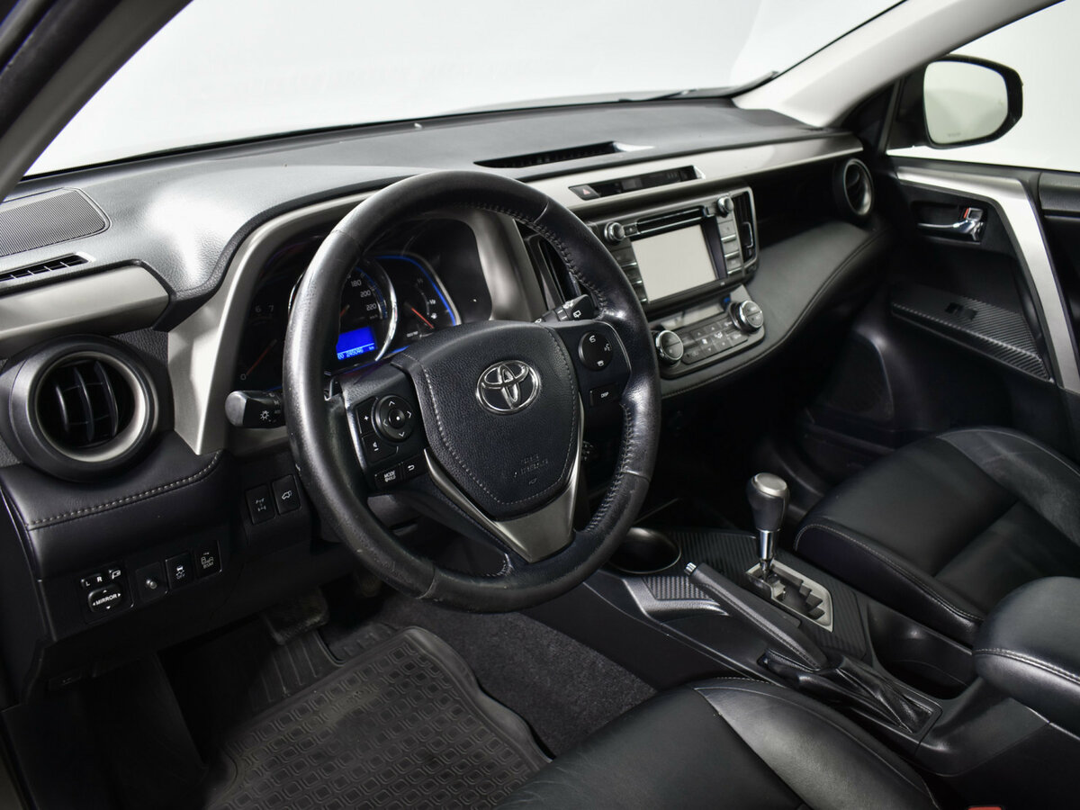 Купить Toyota RAV4 с пробегом. Фото: #8