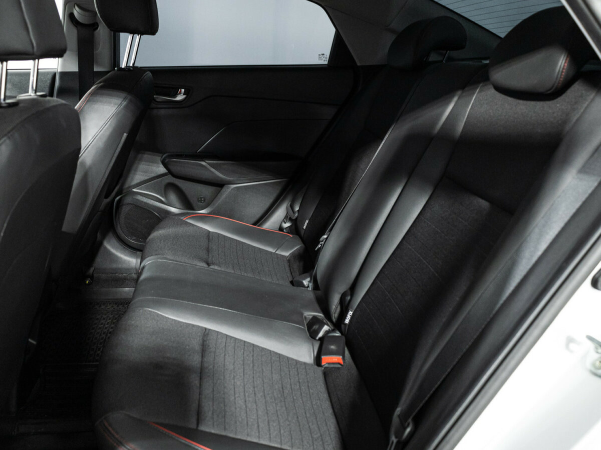 Купить Solaris HS с пробегом. Фото: #9