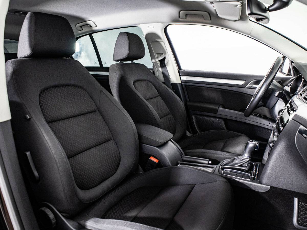 Купить Skoda Superb с пробегом. Фото: #8