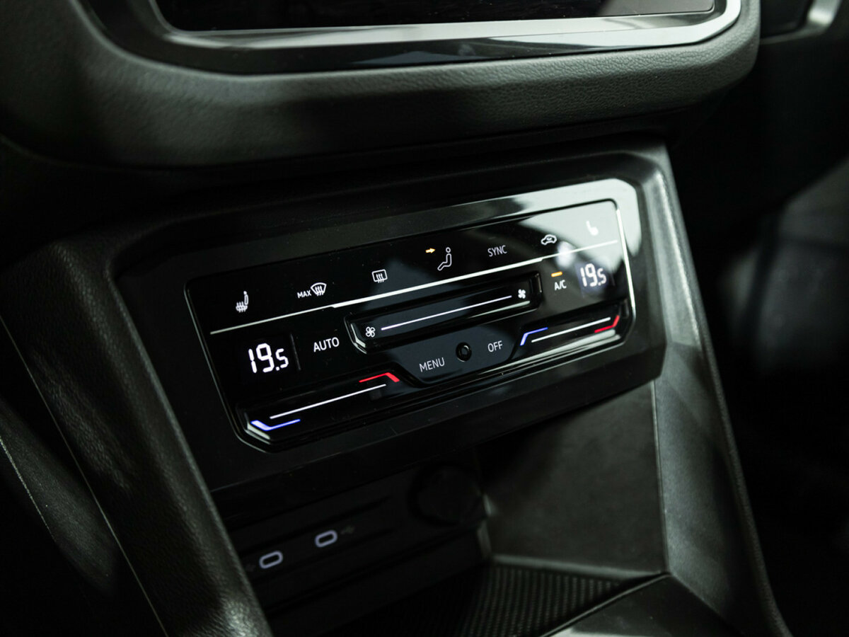 Купить Volkswagen Tiguan с пробегом. Фото: #14