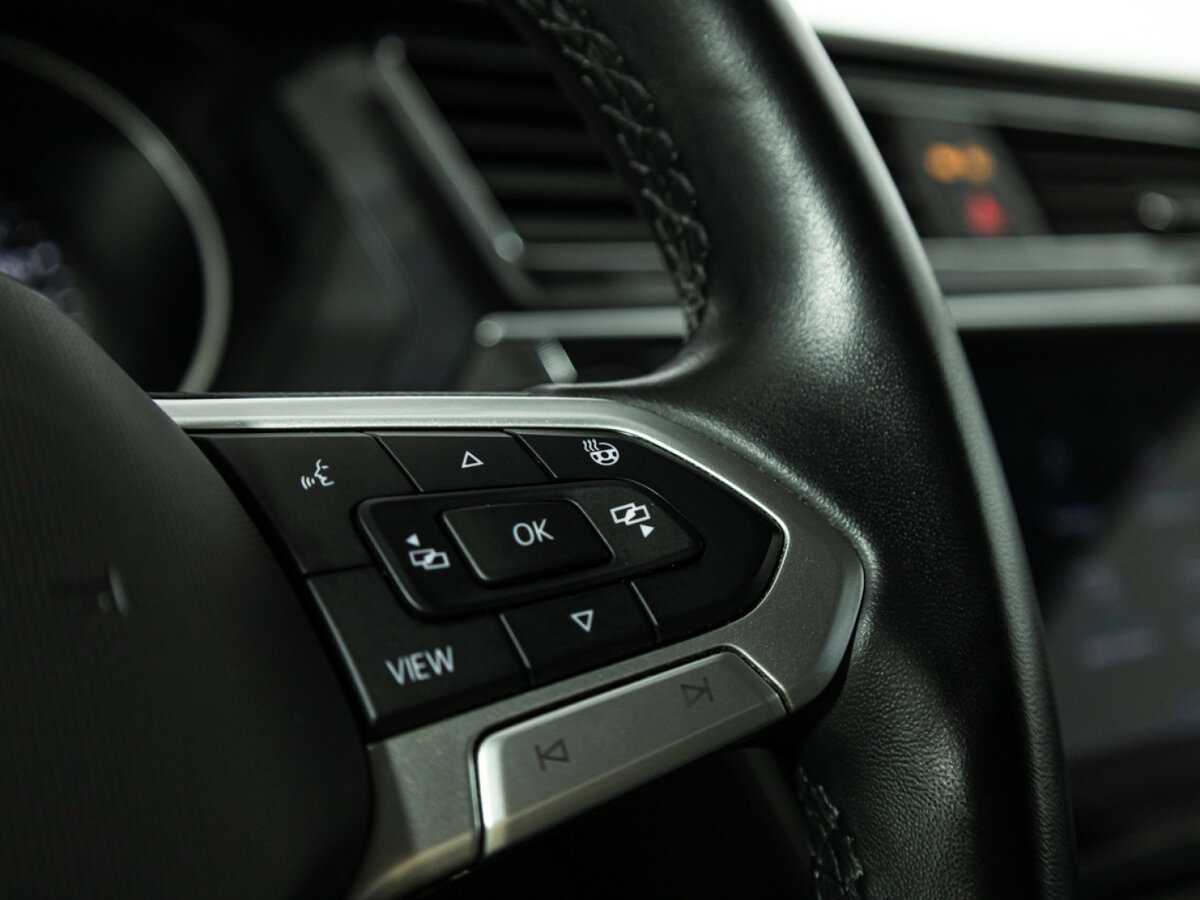 Купить Volkswagen Tiguan с пробегом. Фото: #15