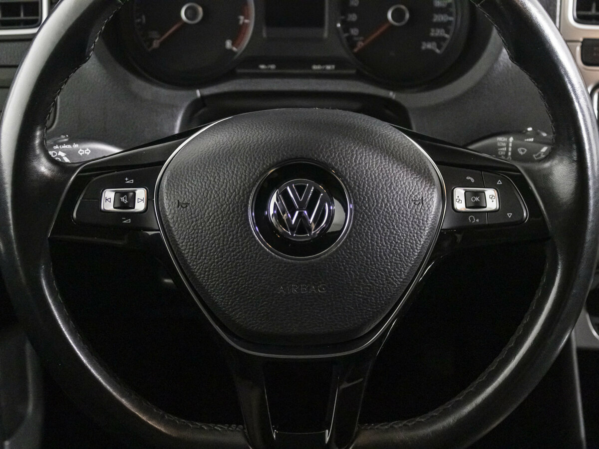 Купить Volkswagen Polo с пробегом. Фото: #12