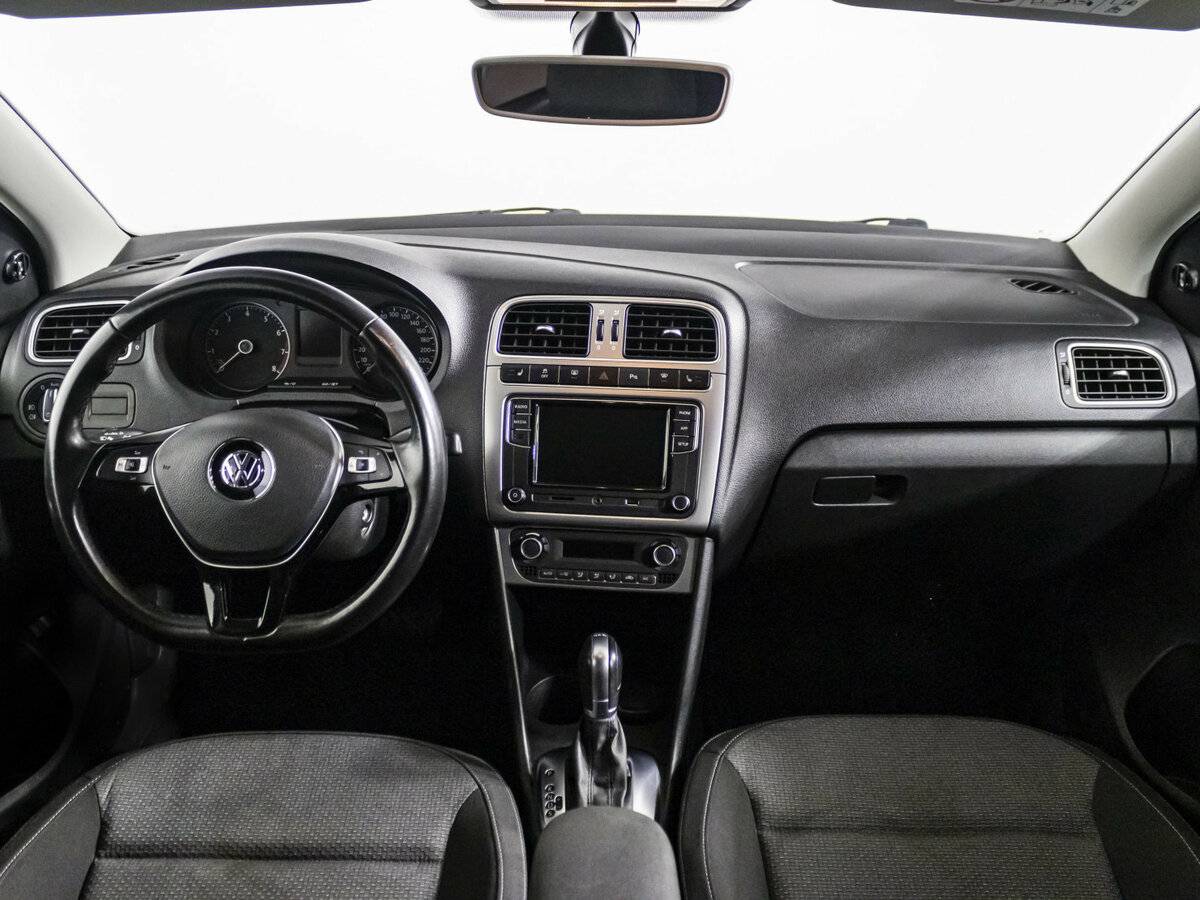 Купить Volkswagen Polo с пробегом. Фото: #14