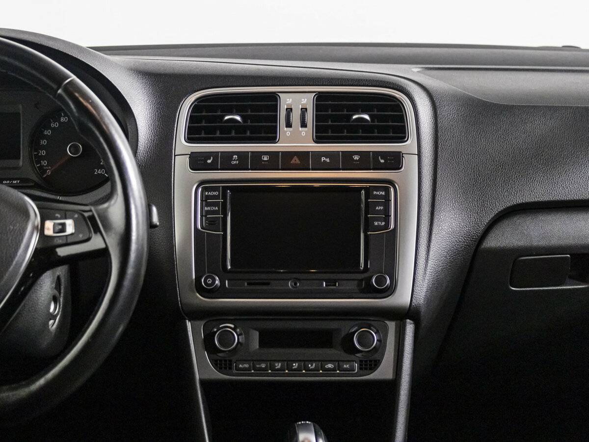 Купить Volkswagen Polo с пробегом. Фото: #15