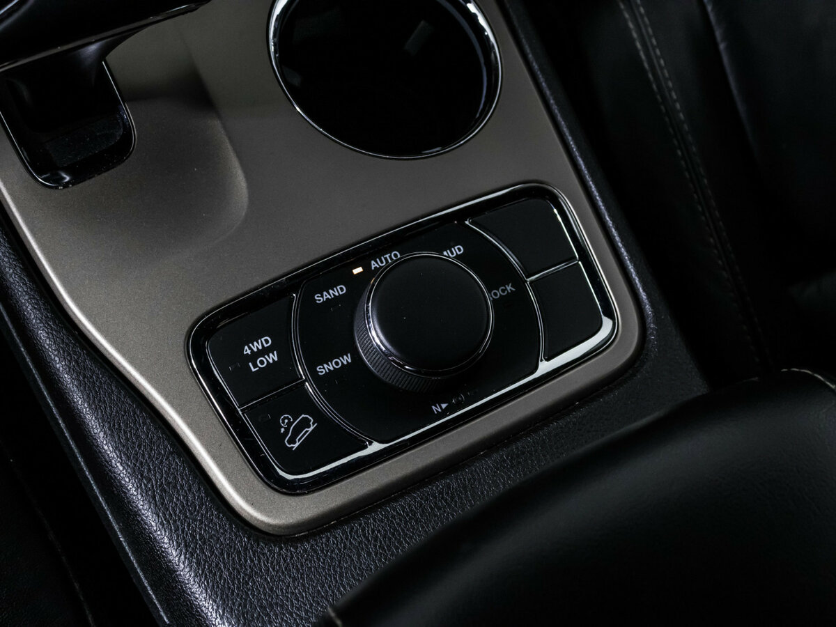 Купить Jeep Grand Cherokee с пробегом. Фото: #16