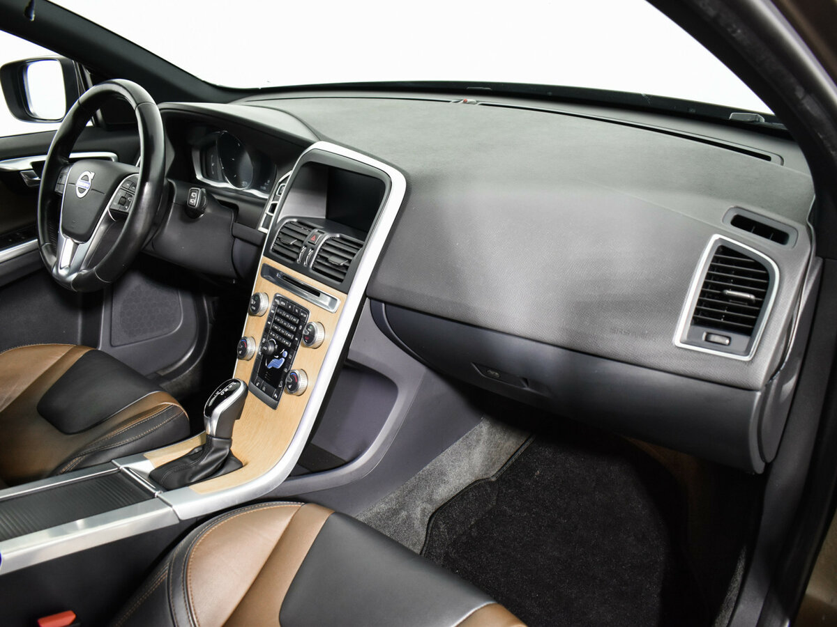 Купить Volvo XC60 с пробегом. Фото: #10