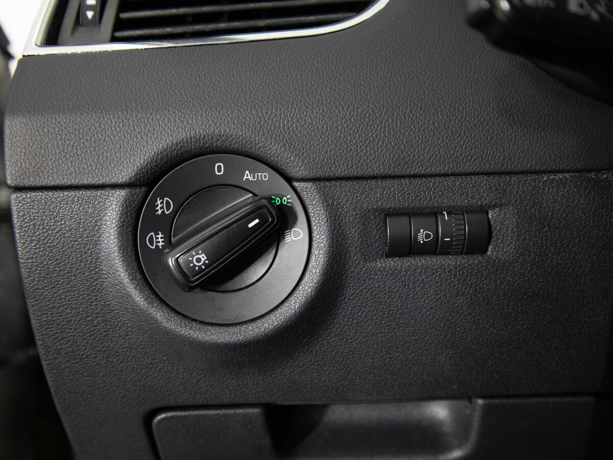 Купить Skoda Octavia с пробегом. Фото: #12