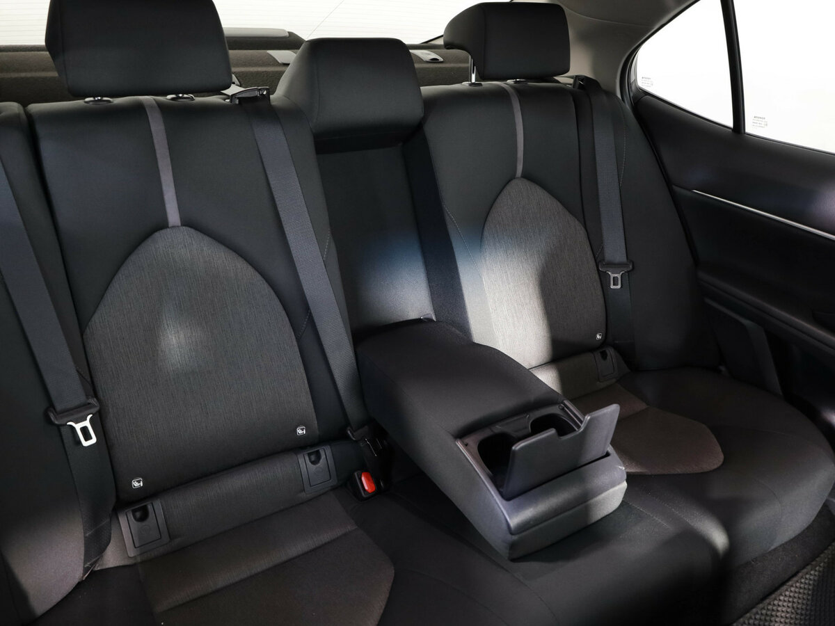 Купить Toyota Camry с пробегом. Фото: #11