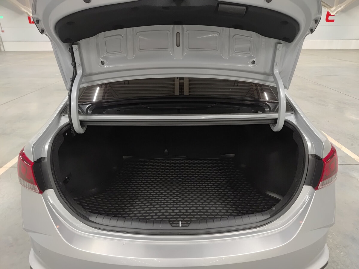 Купить Solaris HS с пробегом. Фото: #9