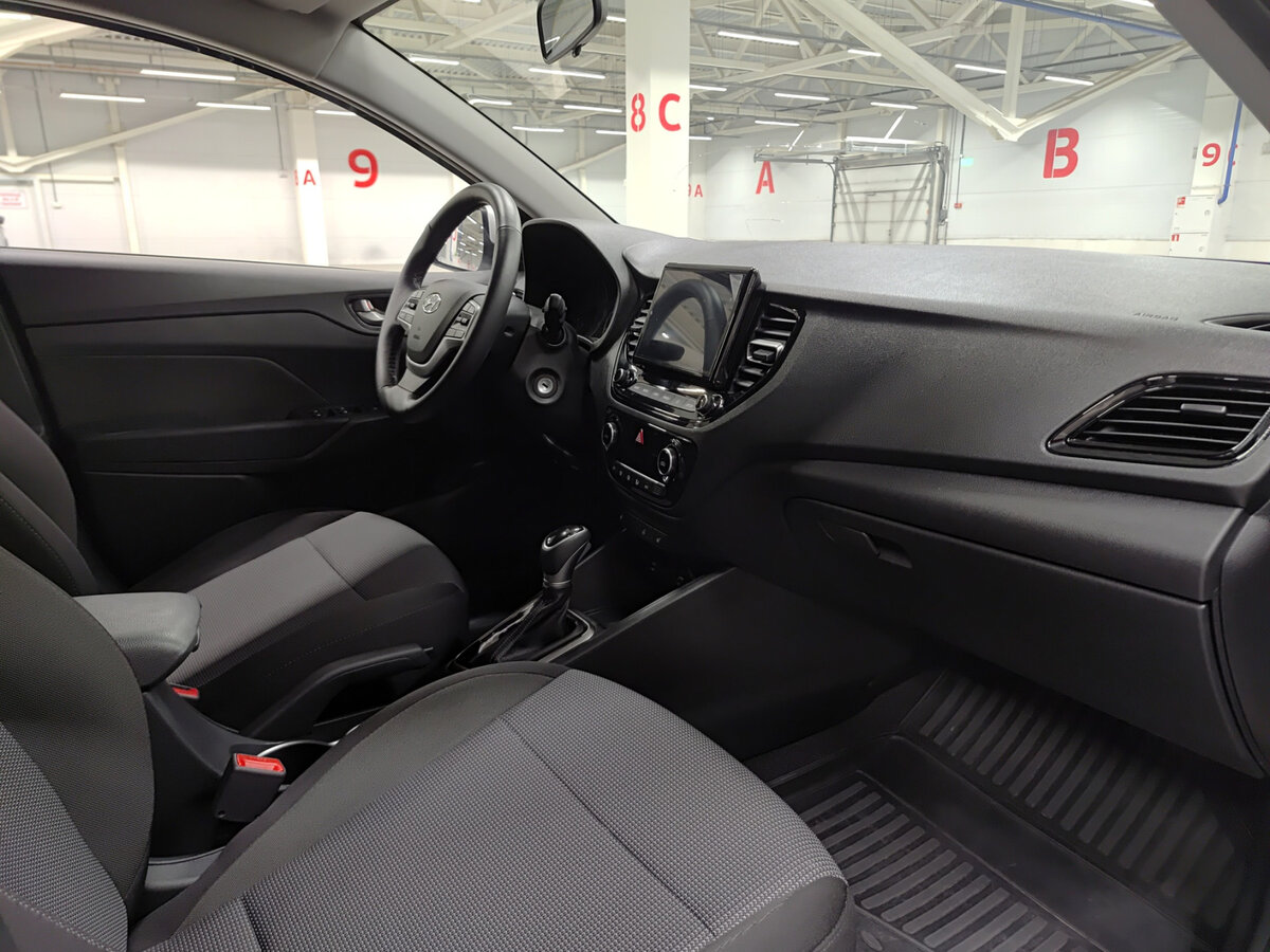 Купить Solaris HS с пробегом. Фото: #10