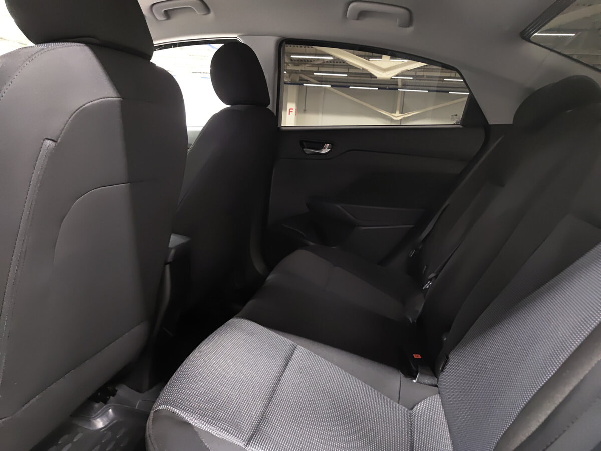 Купить Solaris HS с пробегом. Фото: #11