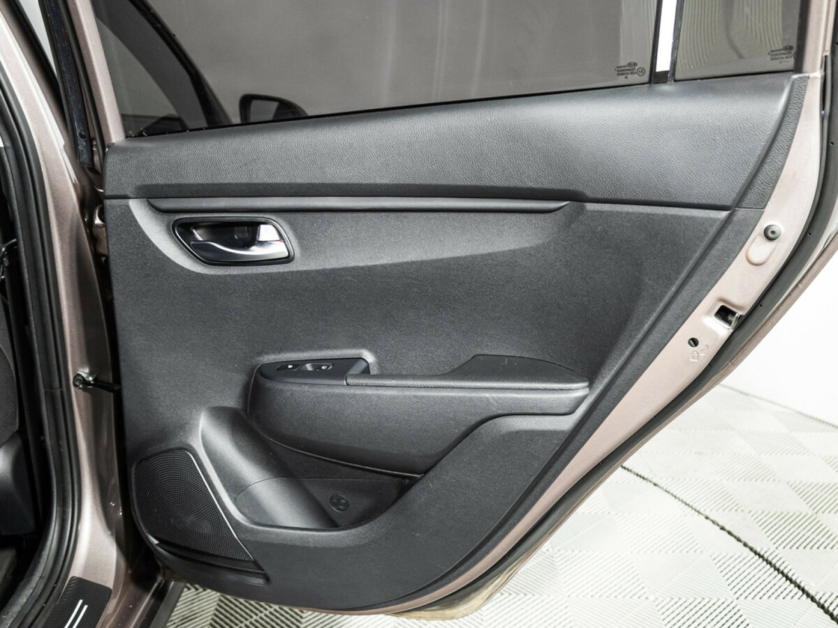 Купить Kia Rio с пробегом. Фото: #25