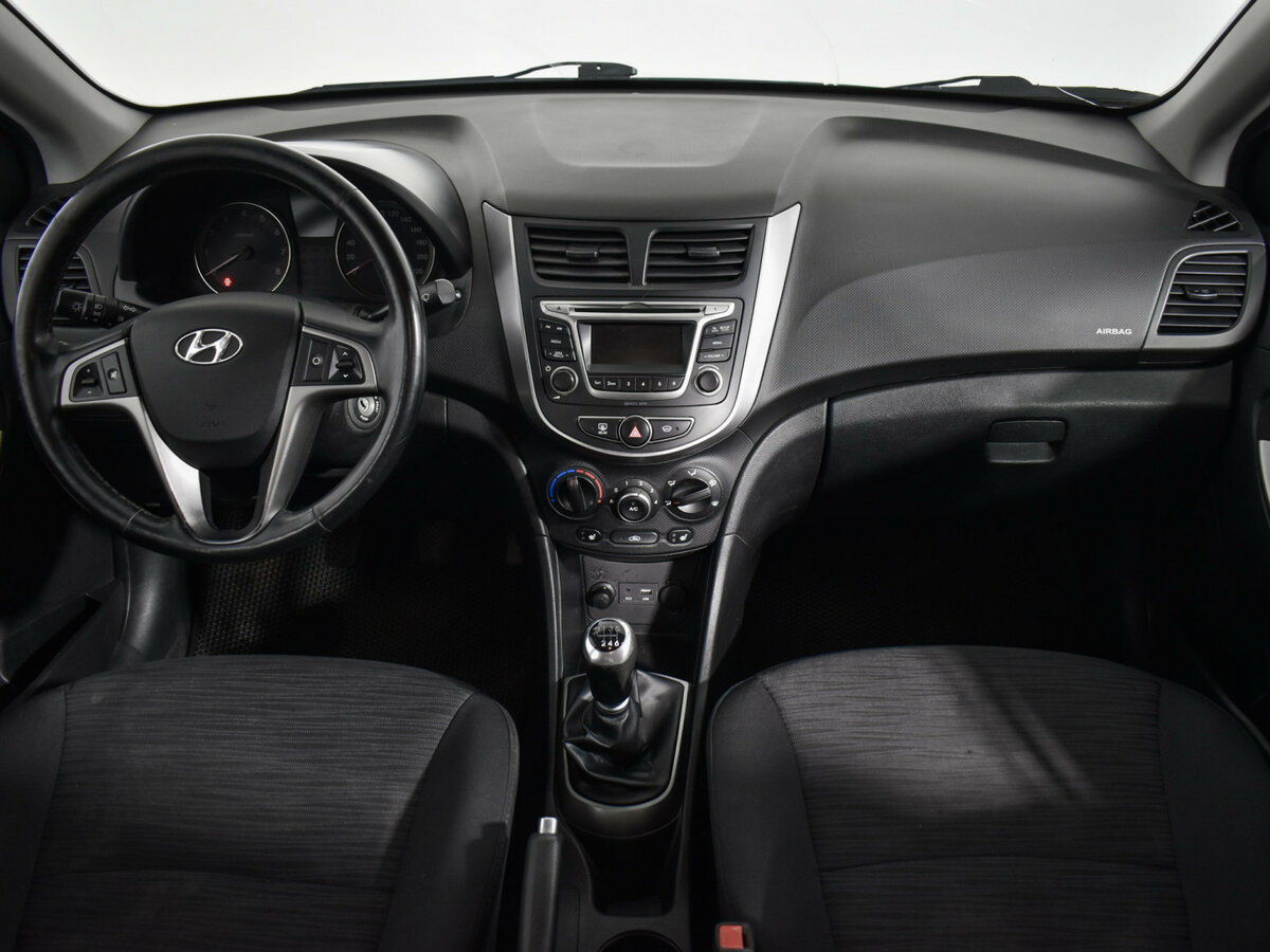 Купить Hyundai Solaris с пробегом. Фото: #12