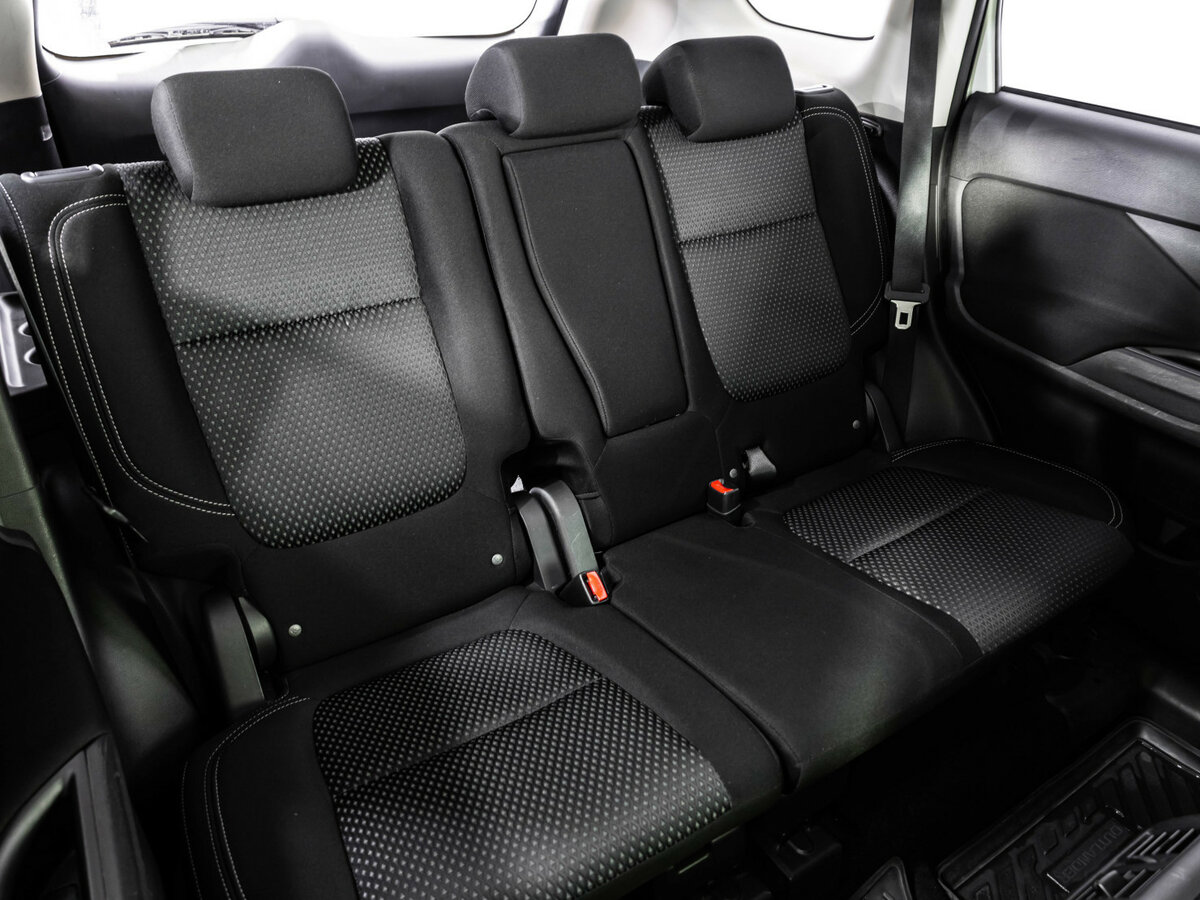 Купить Mitsubishi Outlander с пробегом. Фото: #18