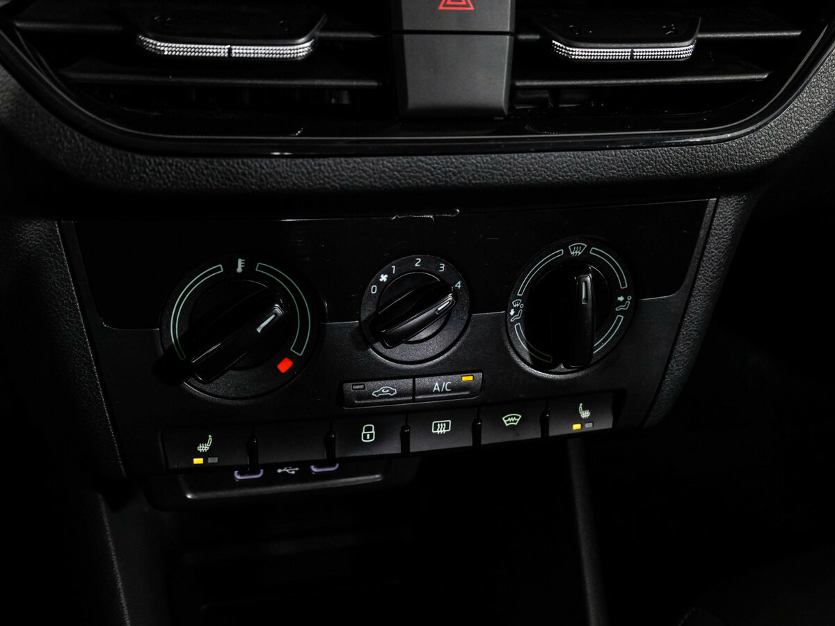 Купить Skoda Rapid с пробегом. Фото: #12