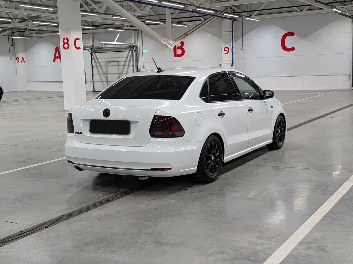 Купить Volkswagen Polo с пробегом. Фото: #4
