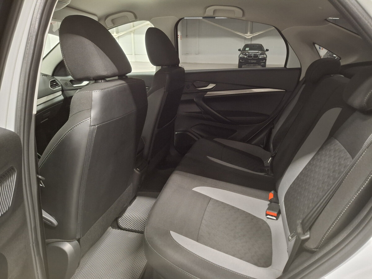 Купить Lada (ВАЗ) Vesta с пробегом. Фото: #11