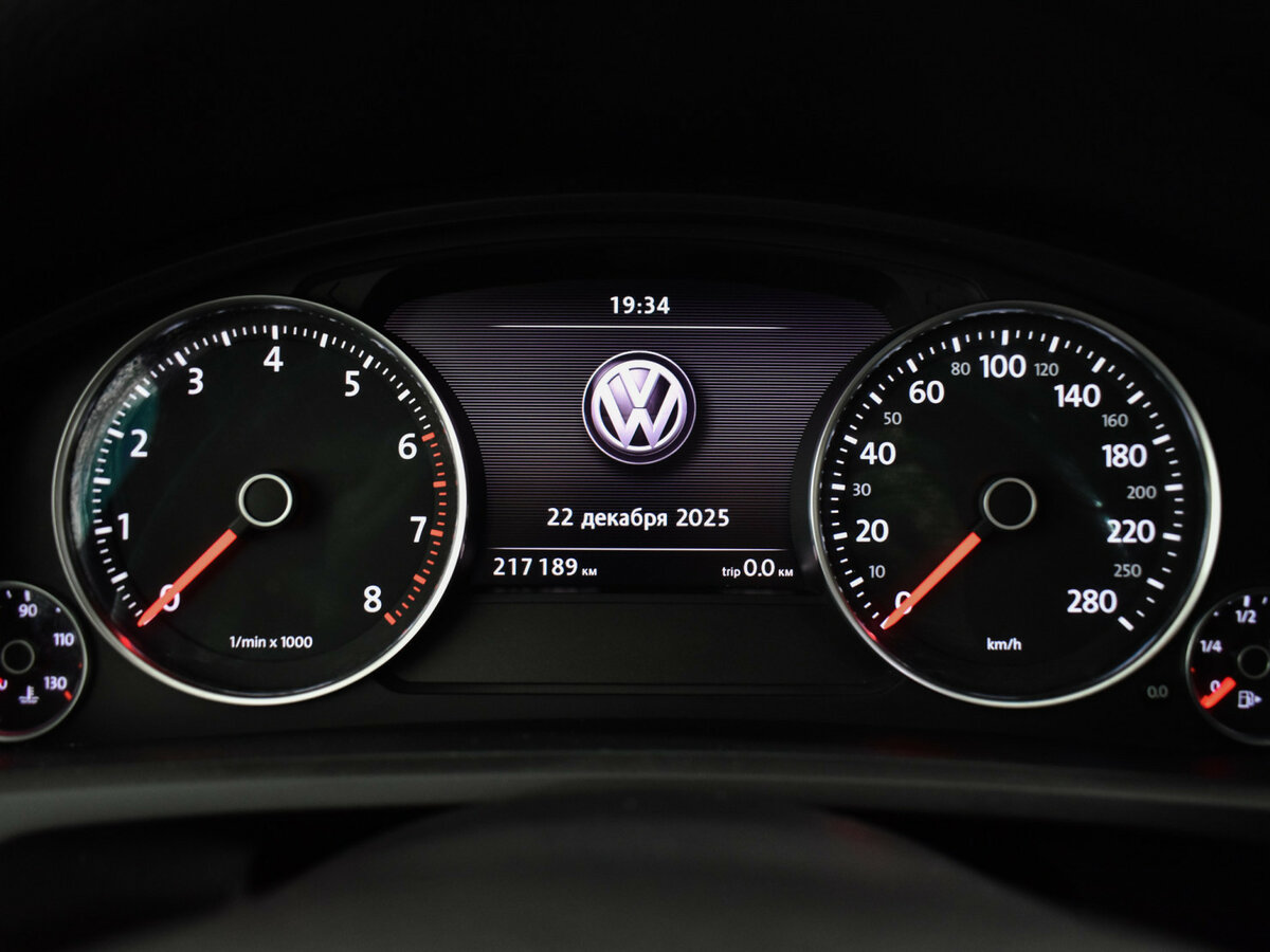 Купить Volkswagen Touareg с пробегом. Фото: #19