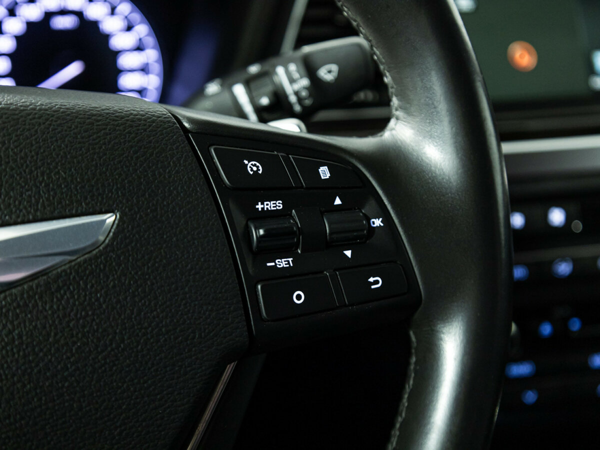 Купить Hyundai Genesis с пробегом. Фото: #14